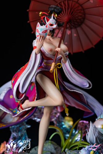 【In Stock】Queen&Follower YUN Studio The Unsurpassed Beauty Resin Statue (Copyright)