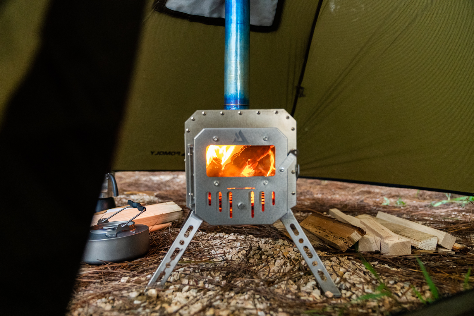 3cmに収納可能 折りたたみができる薪ストーブ 折りたたみ式薪ストーブ