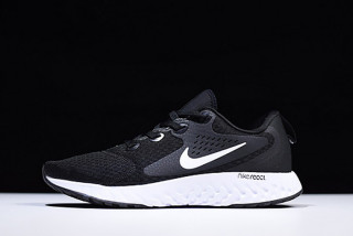 Nike Epic React Flyknit black and white