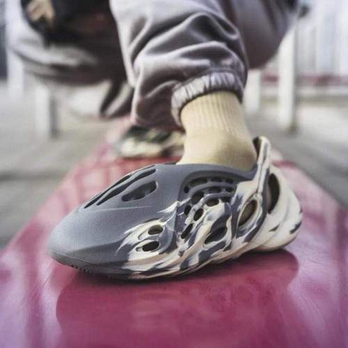 adidas Yeezy Foam RNNR MXT Moon Gray (One Size Smaller!!)