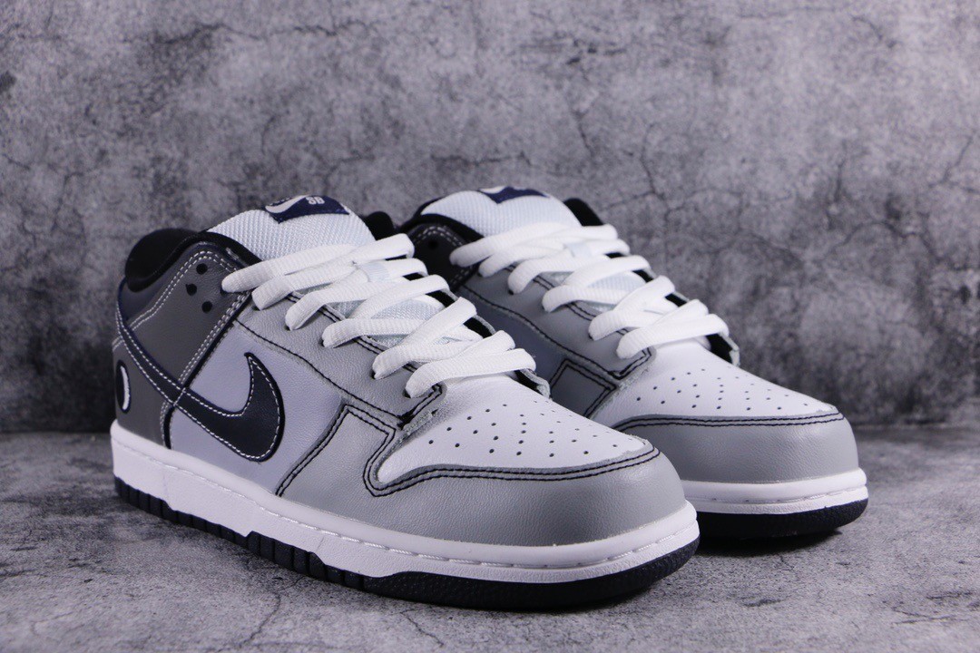 nike dunk eclipse