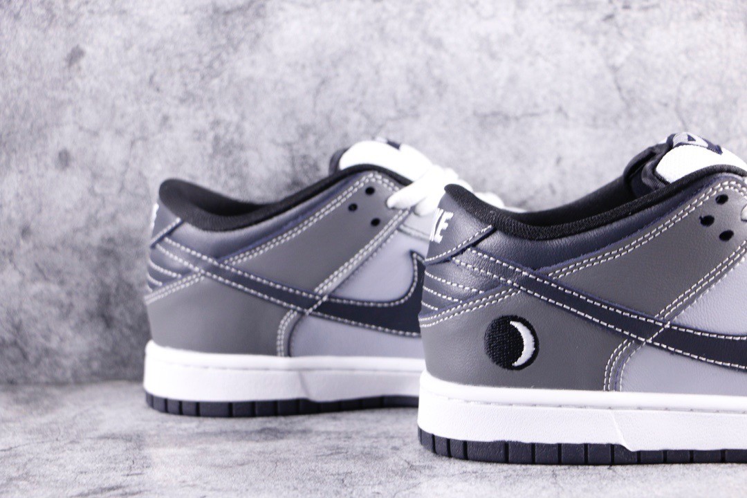 nike dunk eclipse