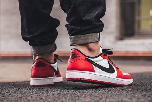 Jordan 1 Retro Low Golf Chicago