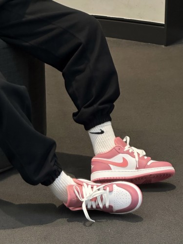 Jordan 1 Low Desert Berry