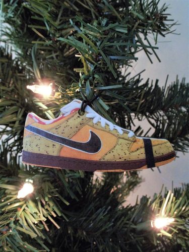 Nike SB Dunk Low Yellow Lobster