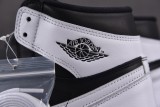 Air Jordan 1 Retro High OG Isn’t Shy About The “Panda” Trend