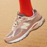 New Balance 990v3 MiUSA size? Exclusive Orange Cream