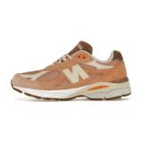 New Balance 990v3 MiUSA size? Exclusive Orange Cream