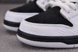 Nike SB Dunk Low TIGHTBOOTH