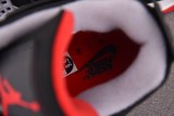 Air Jordan 4 Retro OG Bred (2026)