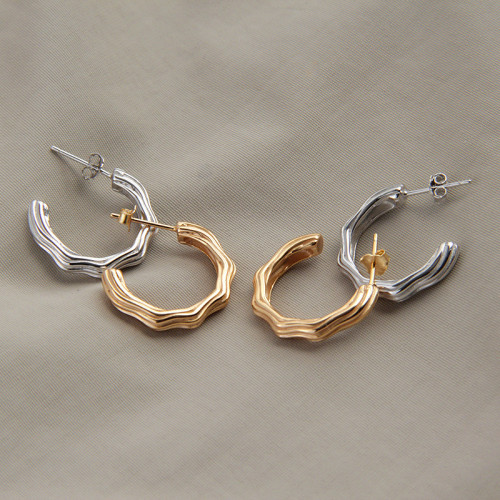 925 Sterling Silver Light Luxury Twist Grain Wave Minimalist Stud Earrings