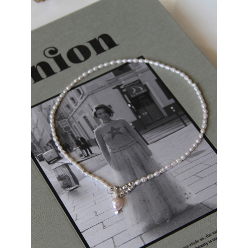 925 Sterling Silver Hanging Pendant Niche Design Sense Lock Bone Simple Fresh Water Pearl Collar Necklaces