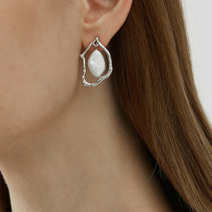 Baroque Pearl Earrings Women'S Light Luxury Earrings French Niche Style Fashion Versatile Earrings