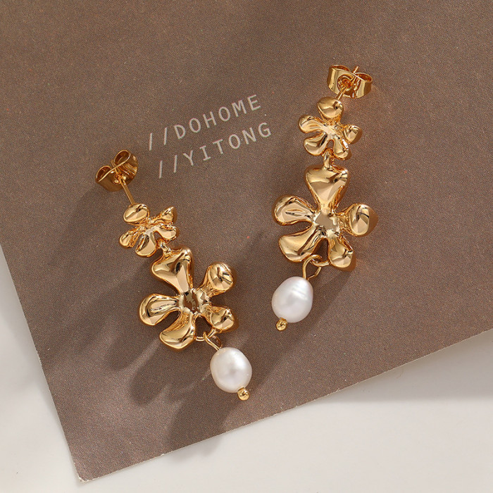 Natural Pearl Earrings Women Niche Design Personalized Earrings 18K Gold Plated Light Luxury Versatile Earrings