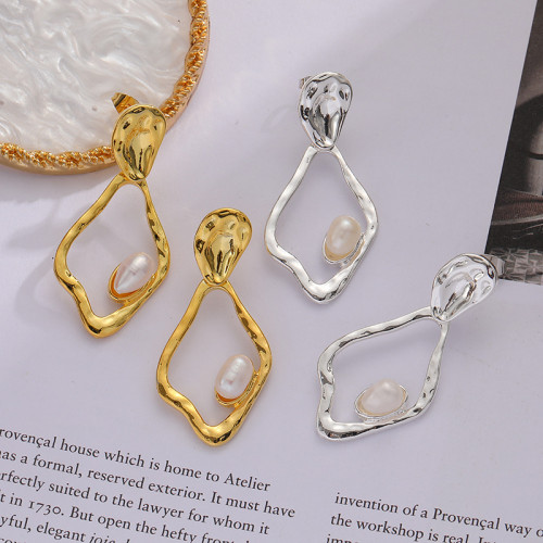 Natural Pearl Earrings Women'S French Simple Earrings 18K Gold Plated Versatile Niche Design Earrings