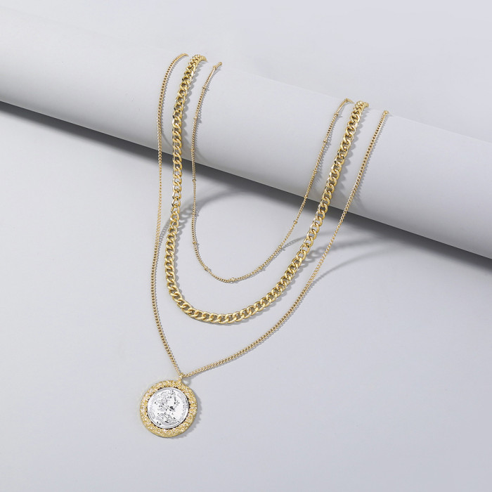Hot Selling Gold Round Brand Pendant Necklace Women Niche Design Retro Necklace Versatile Collarbone Chain Jewelry