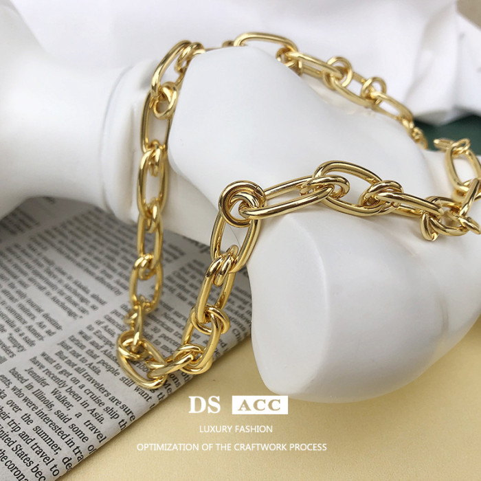 Necklace Women'S Retro Hip-Hop Niche Fashion Design Personality Cool Style Simple Metal Thick Necklace