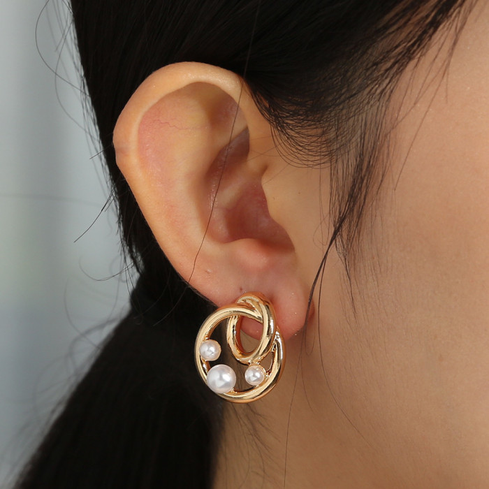 Fashion Accessories Geometric Round Small Pearl Earrings Simple Versatile Jewelry Fresh Gold Earrings Women