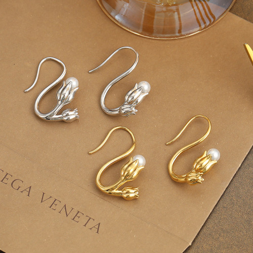 Pearl Earrings Women Niche Design 18K Gold Plated Flower Earrings Personalized Simple Light Luxury Versatile Earrings