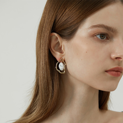 Baroque Pearl Earrings Women'S Light Luxury Earrings French Niche Style Fashion Versatile Earrings