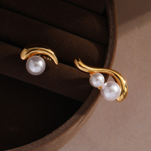 Pearl Earrings Women Style Fashion Earrings 18K Gold Plated Light Luxury Asymmetric Earrings