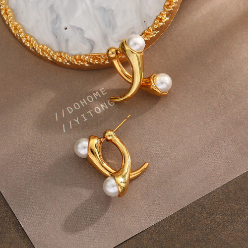 Pearl earrings women's light luxury niche design sense personality earrings French elegant fashion temperament high-end earrings