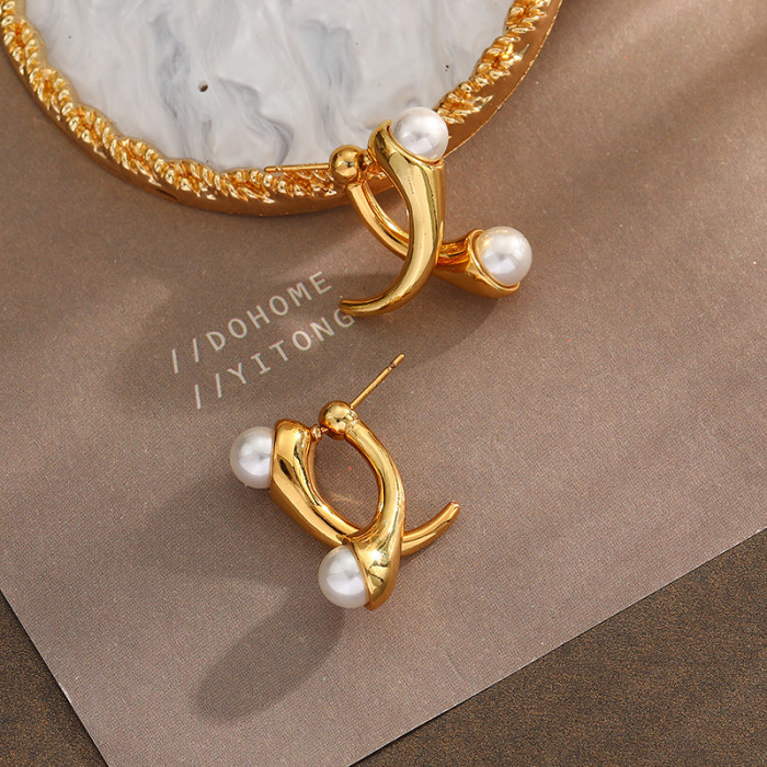 Pearl earrings women's light luxury niche design sense personality earrings French elegant fashion temperament high-end earrings