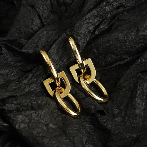 Light Luxury Earrings Women Niche Design Style 18K Gold Plated Simple Earrings Fashion Versatile Earrings