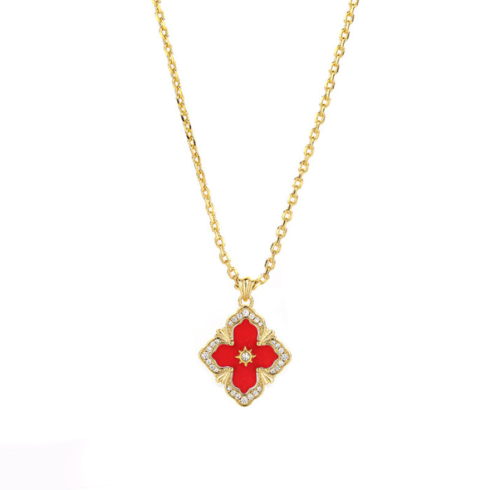 The New Gold-Plated Diamond Inlaid Clover Pendant Is A Luxury High-Level Version. A Woman With Two Natural White Shell Necklaces