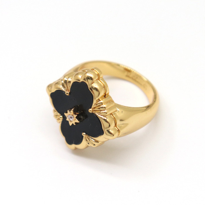 New Lucky Clover Female Ring French Simple White Fritillaria Black Agate Ring Jewelry