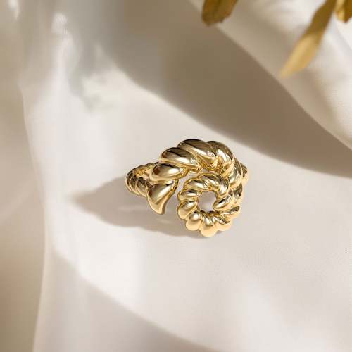 Gold Conch Rope Ring