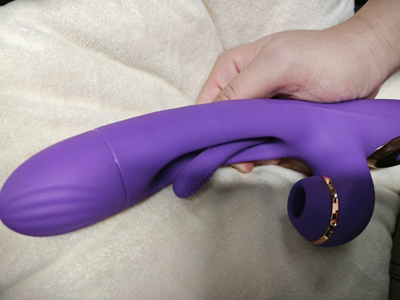 Clit Sucking Finger Tapping G-Spot Vibrator with 7 Vibrating, 7 Tapping & Flapping Patterns photo review