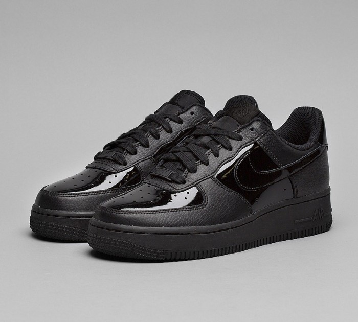 Women Nike Air Force 1'07 Patent Trainer | Black / Patent