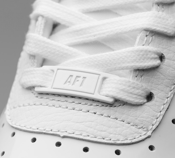 Men Nike Air Force 1'07 Patent Trainer | White / Patent / White