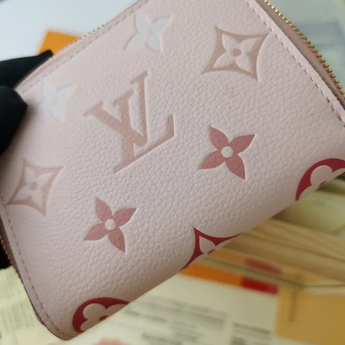 Louis Vuitton Wallet 11*8.5*2 cm