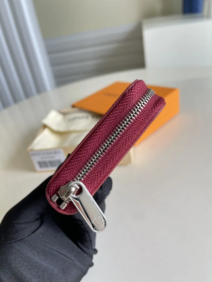 Louis Vuitton Wallet 11*8.5*2 cm