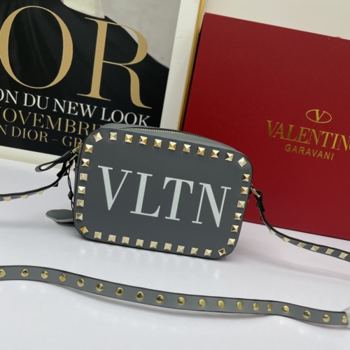 Valentino Women Shoulder Bags 18*12*6cm