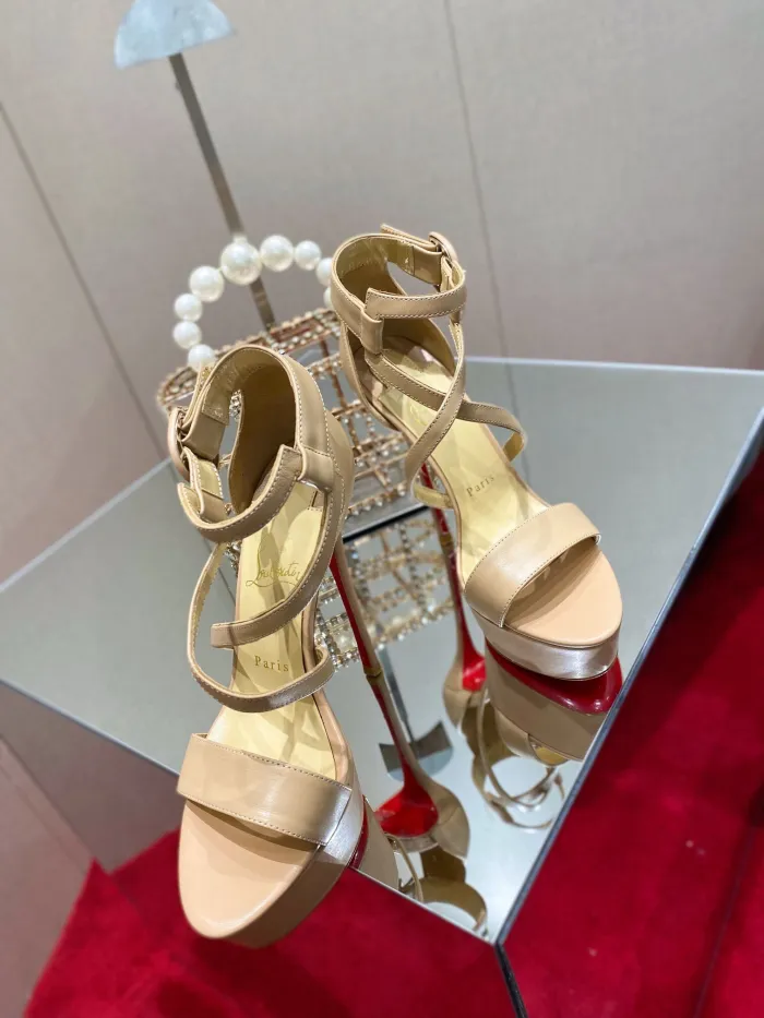 Christian Louboutin Choca Pumps Size 35-41 2-Color