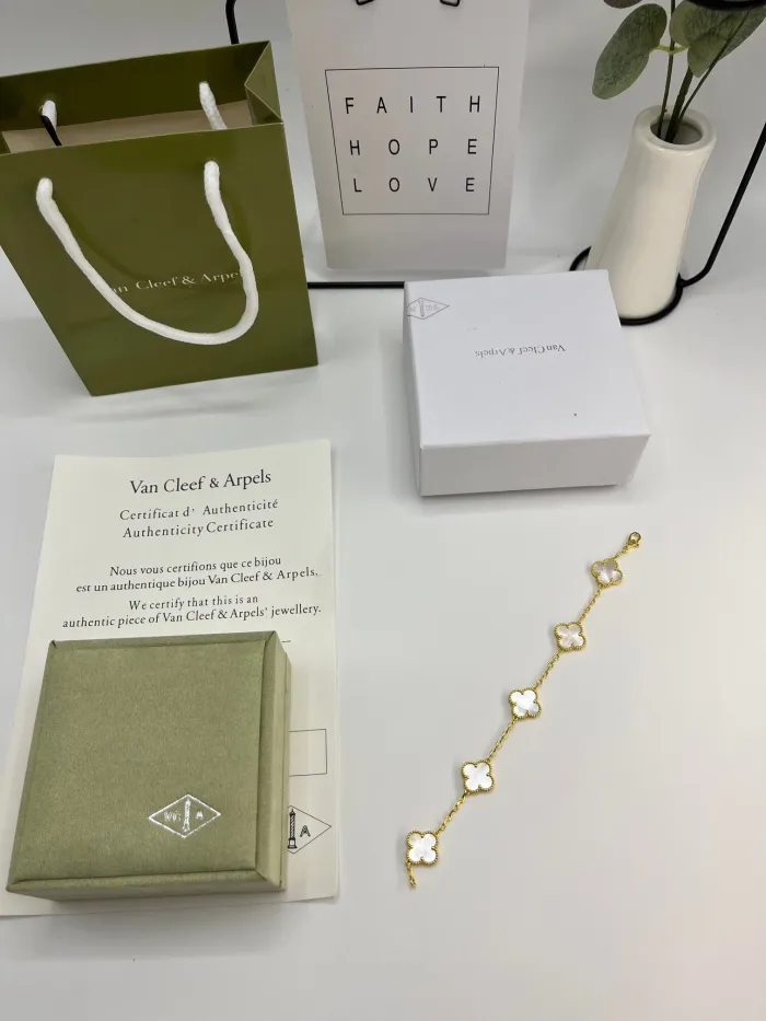 Van Cleef & Arpels Bracelet