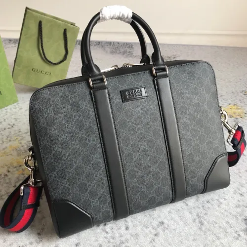 Gucci  Aus GG Supreme Shoulder bags Size 36*28*7cm