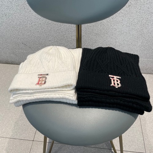 Burberry Knitted Hat+Scarf