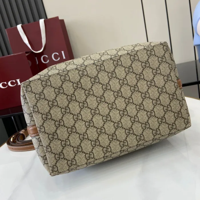 Gucci GG Emblem Women Shoulder Bags Size 25*25*15.5cm