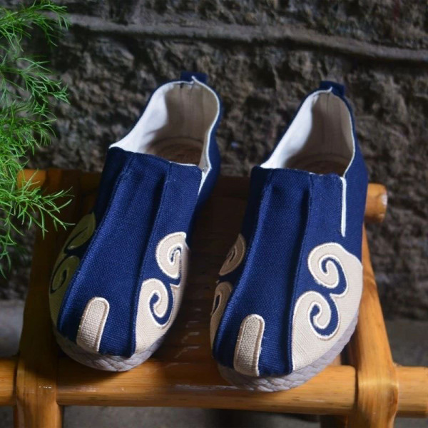 古典民俗風祥雲刺繡圖案布鞋，兩雙1199