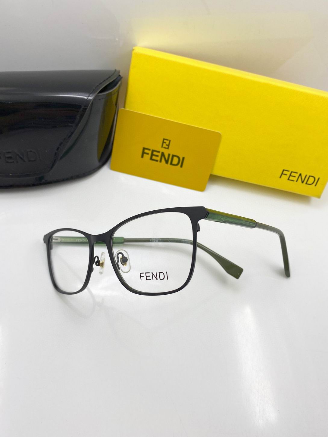 frame kacamata fendi