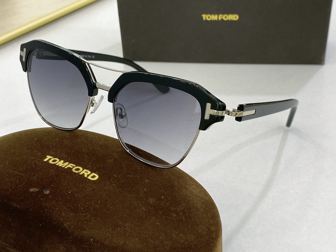 Buy brand sunglasses online TOM FORD 