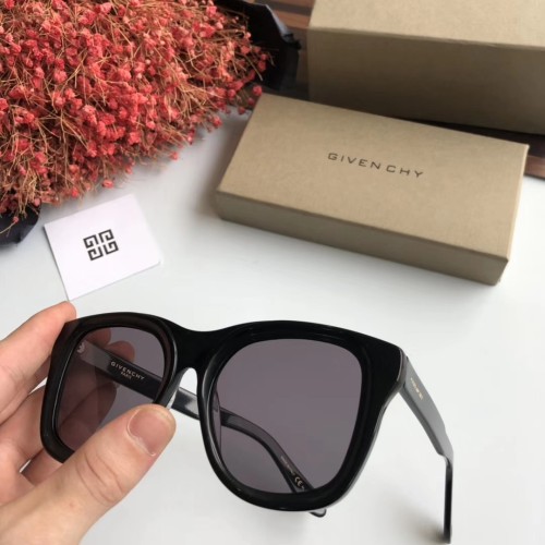 Wholesale Replica GIVENCHY Sunglasses GV7073S Online SGI008