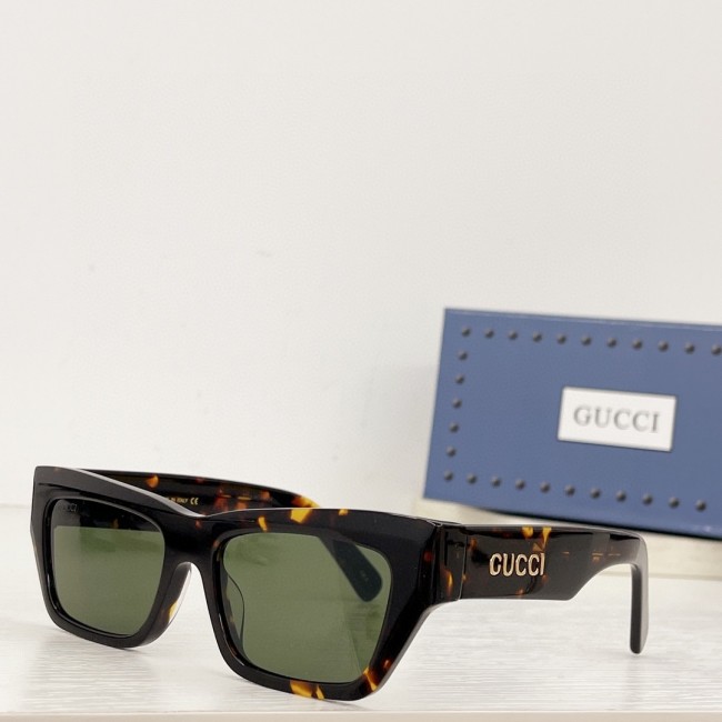 GUCCI Sunglasses SG689