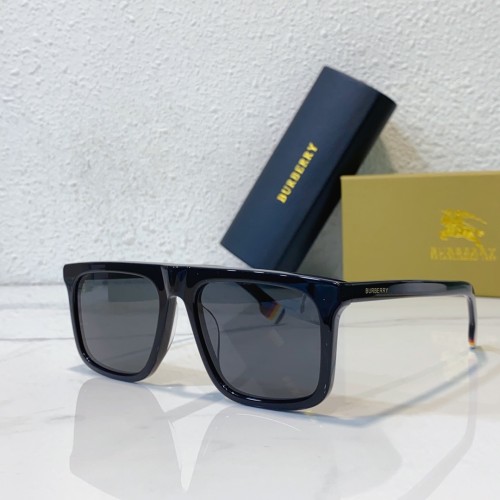 Black Sunglasses BURBERRY BE4276 FBE133