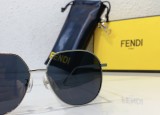 FENDI Polarized sunglasses FE40069U SF167