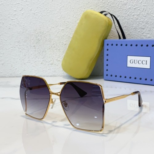 GUCCI Sunglasses False SG657